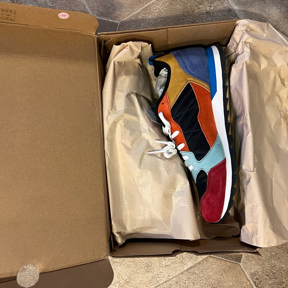 Merrell Men’s Size 11 shoes—Artist’s shoes!